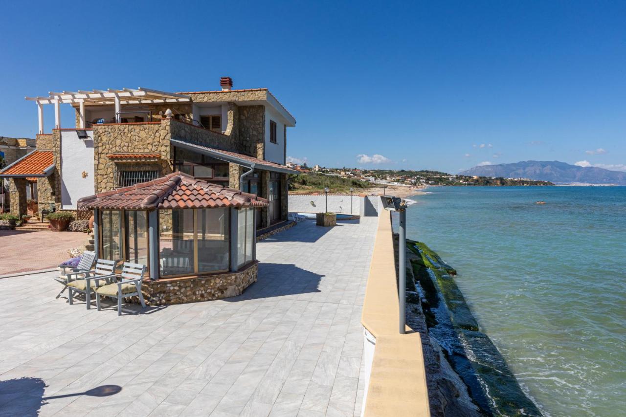 Casa Vacanza Barbera - In Riva Al Mare Βίλα Trappeto  Εξωτερικό φωτογραφία