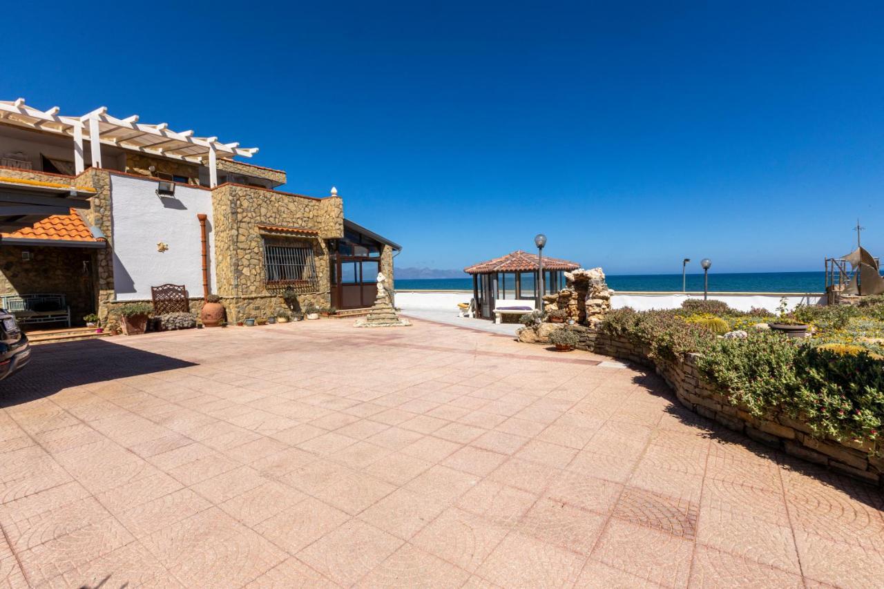 Casa Vacanza Barbera - In Riva Al Mare Βίλα Trappeto  Εξωτερικό φωτογραφία