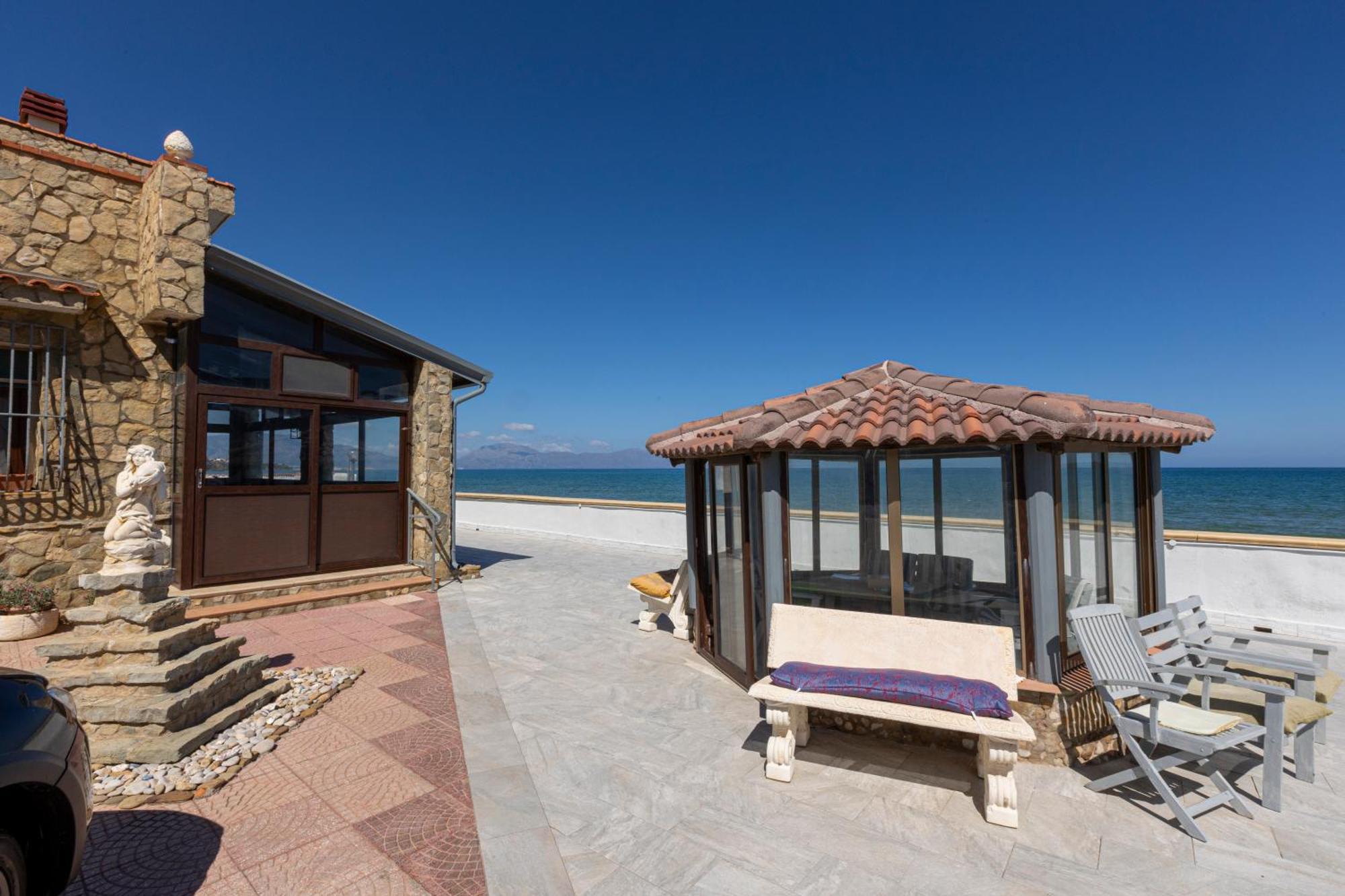 Casa Vacanza Barbera - In Riva Al Mare Βίλα Trappeto  Εξωτερικό φωτογραφία