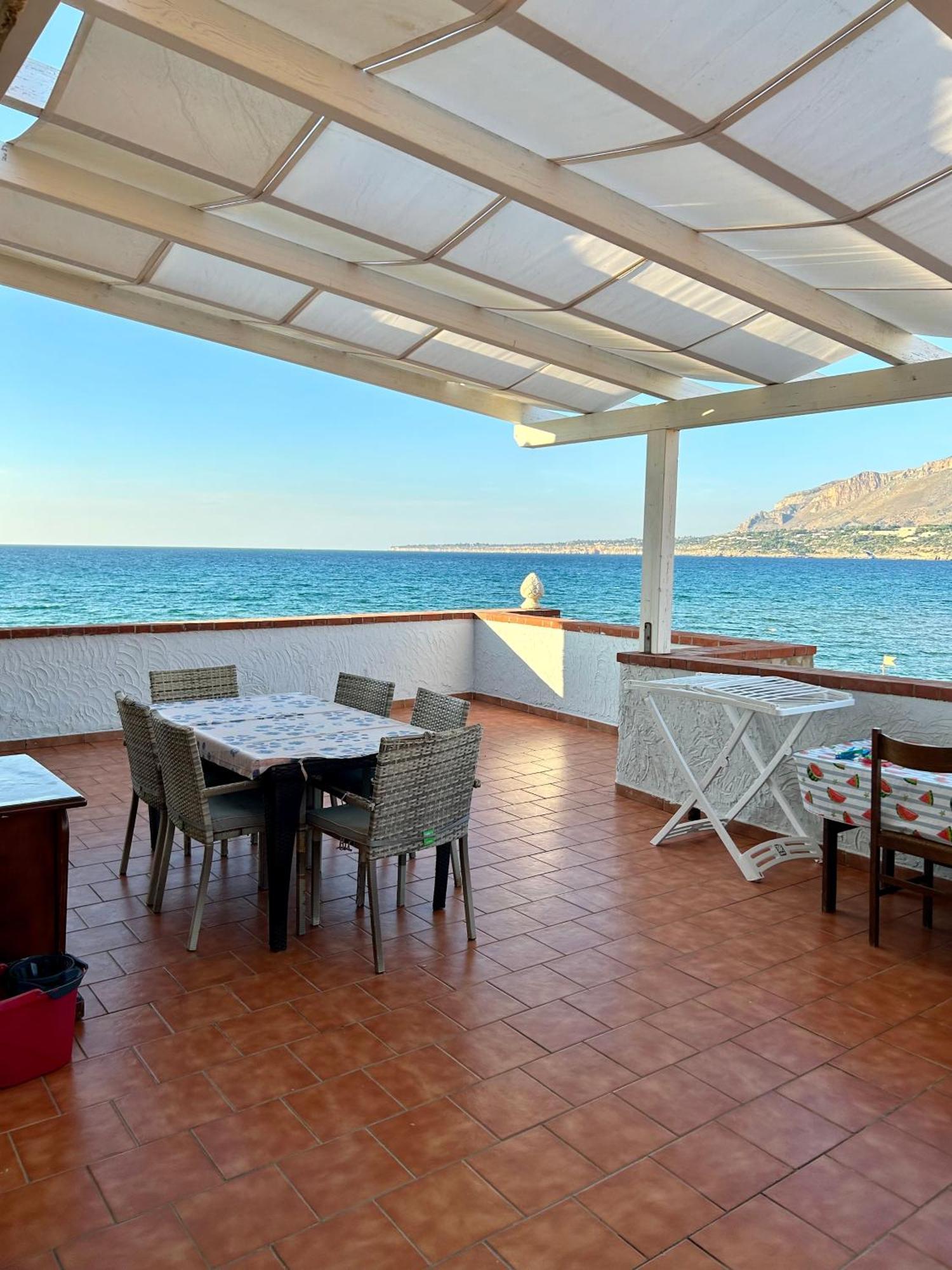 Casa Vacanza Barbera - In Riva Al Mare Βίλα Trappeto  Εξωτερικό φωτογραφία