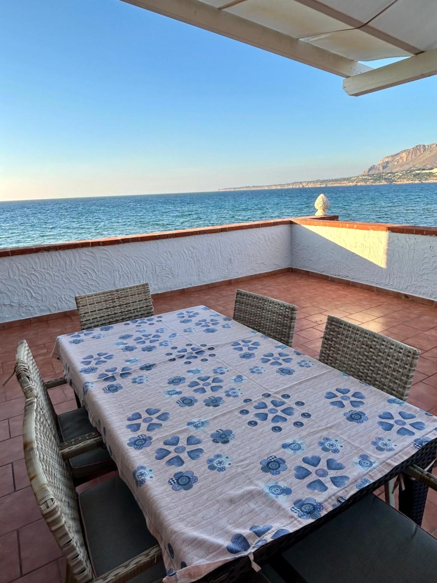 Casa Vacanza Barbera - In Riva Al Mare Βίλα Trappeto  Εξωτερικό φωτογραφία
