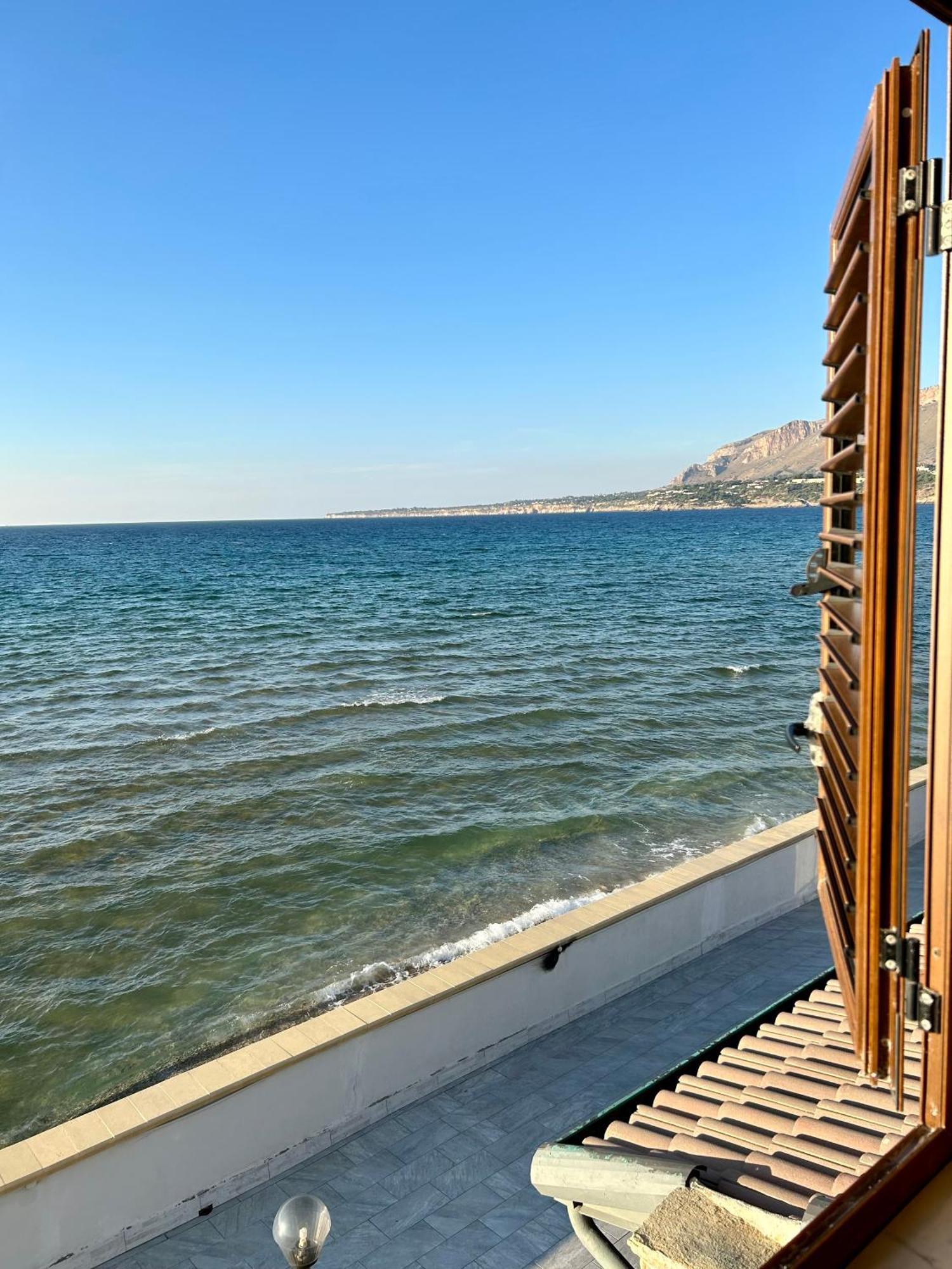 Casa Vacanza Barbera - In Riva Al Mare Βίλα Trappeto  Εξωτερικό φωτογραφία