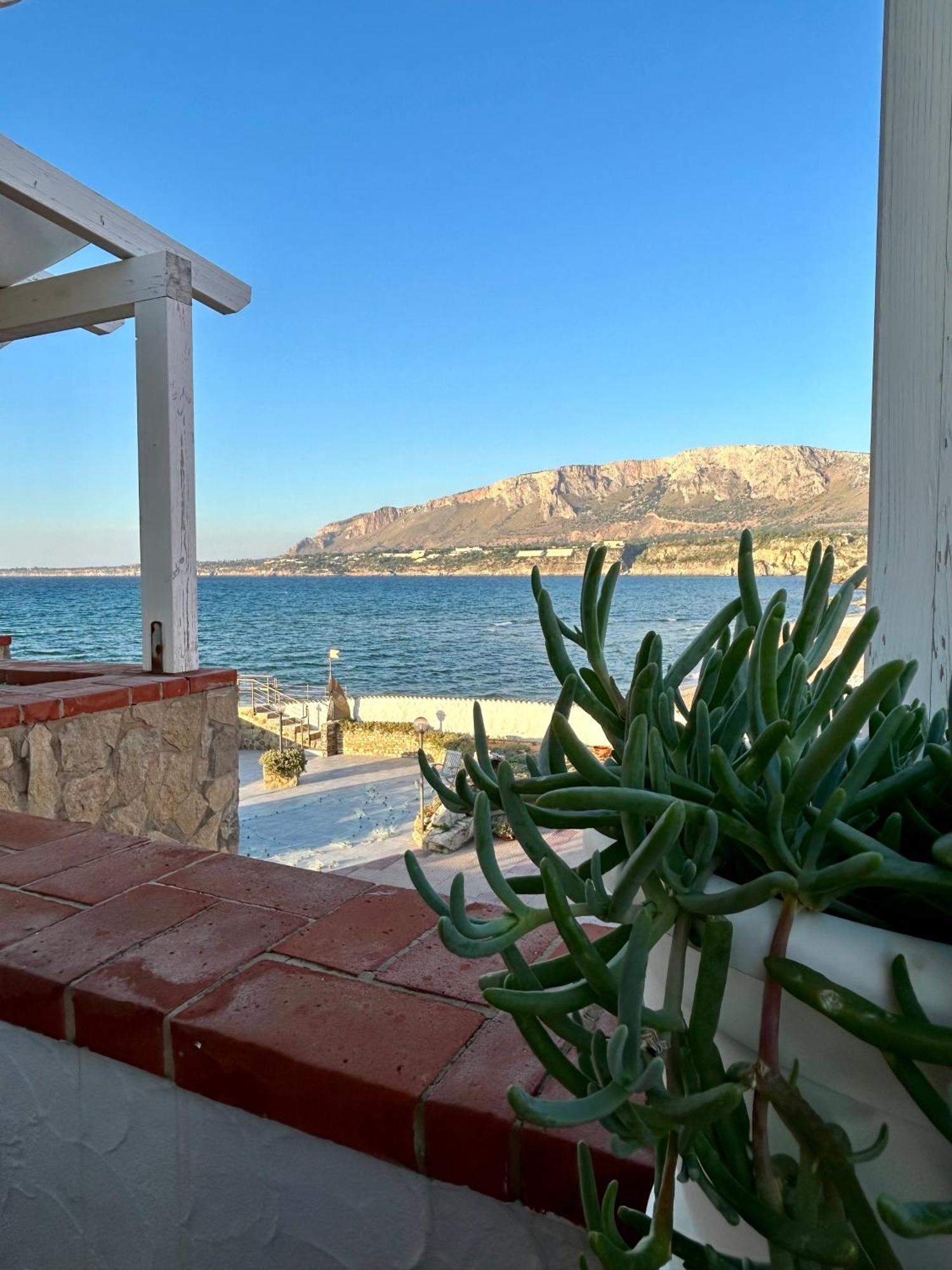Casa Vacanza Barbera - In Riva Al Mare Βίλα Trappeto  Εξωτερικό φωτογραφία