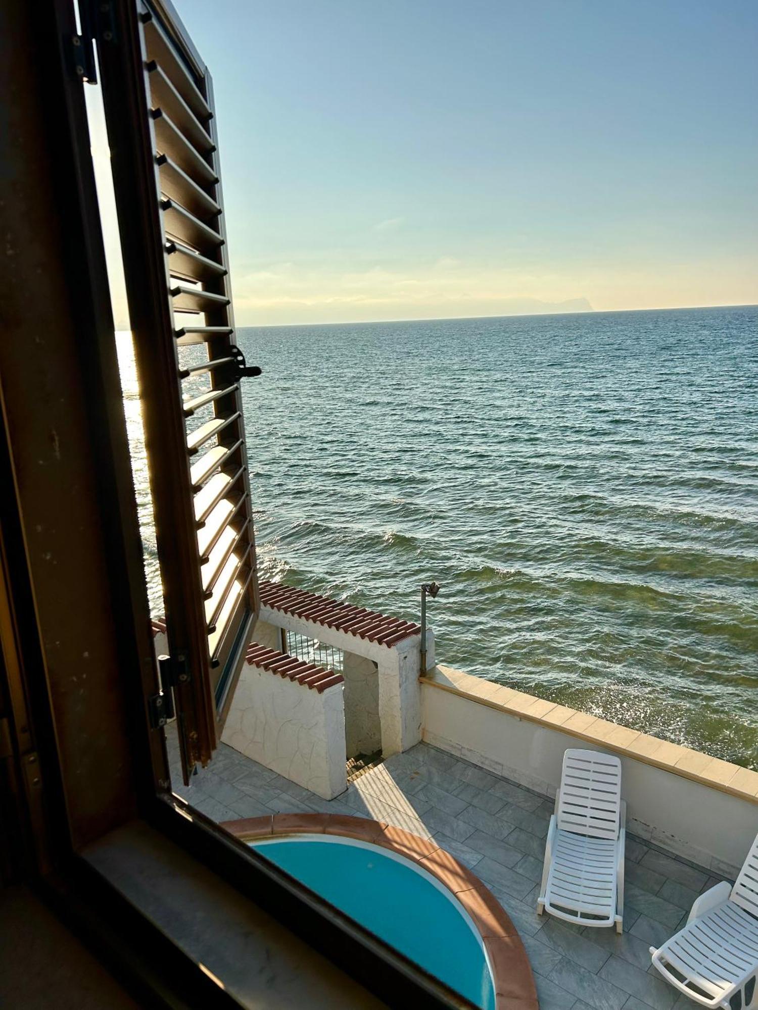 Casa Vacanza Barbera - In Riva Al Mare Βίλα Trappeto  Εξωτερικό φωτογραφία