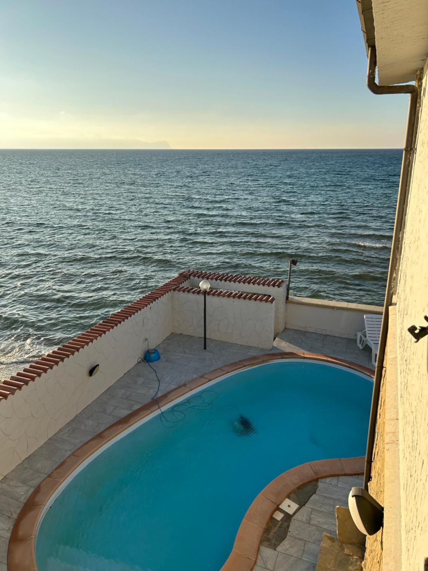 Casa Vacanza Barbera - In Riva Al Mare Βίλα Trappeto  Εξωτερικό φωτογραφία