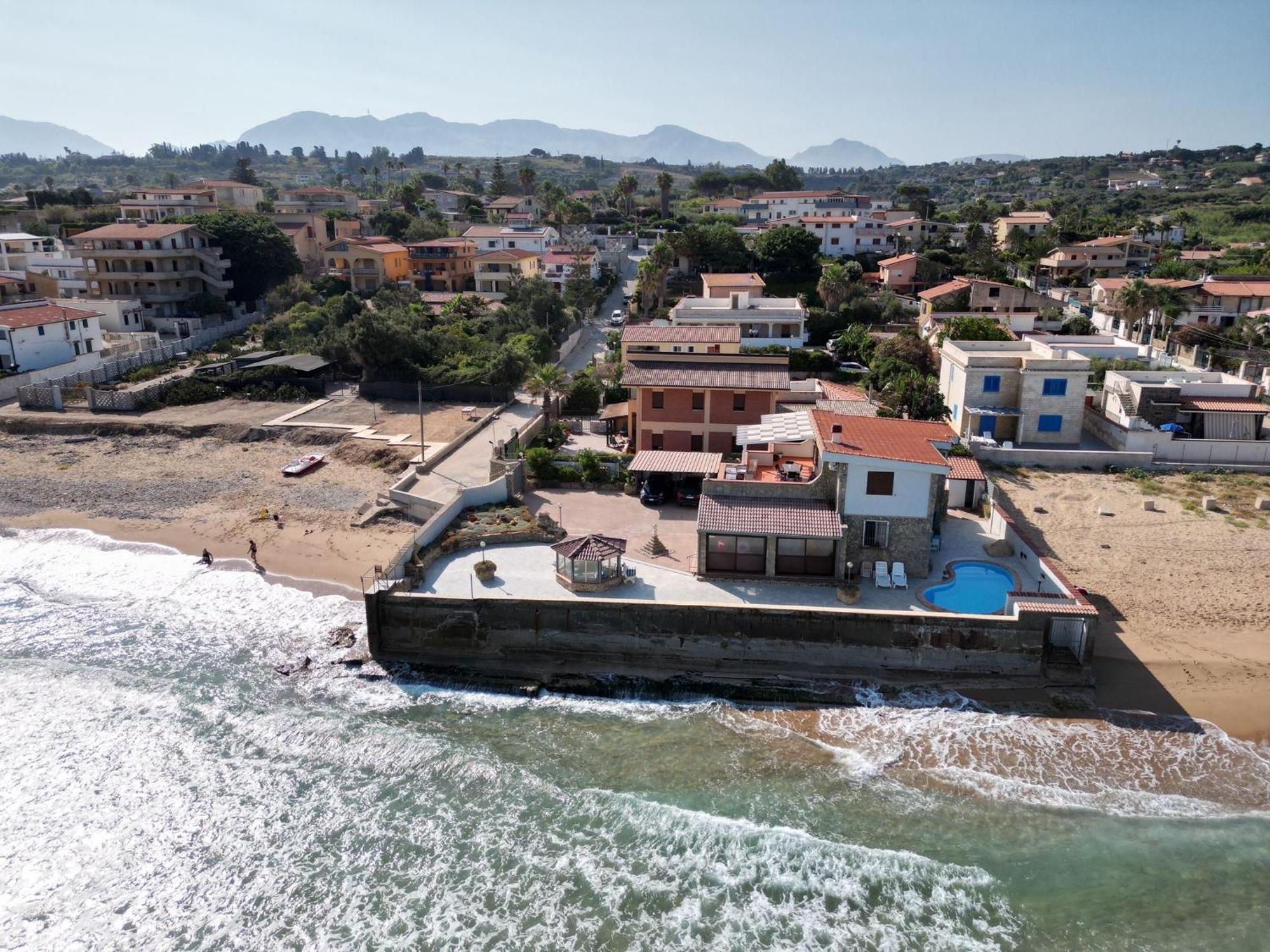 Casa Vacanza Barbera - In Riva Al Mare Βίλα Trappeto  Εξωτερικό φωτογραφία